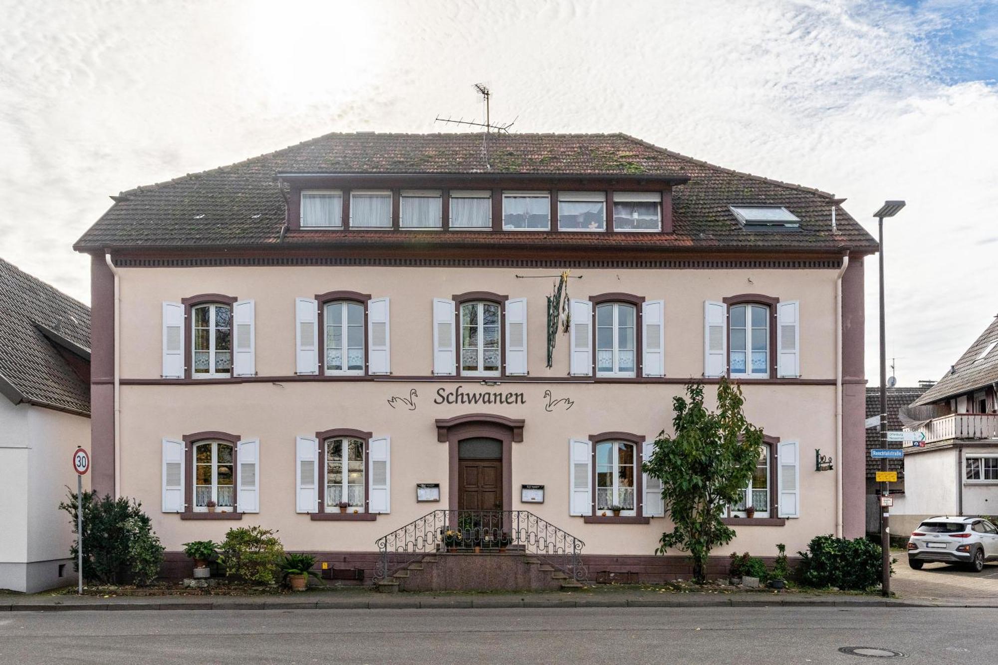 Gasthaus Zum Schwanen Oberkirch  Bagian luar foto