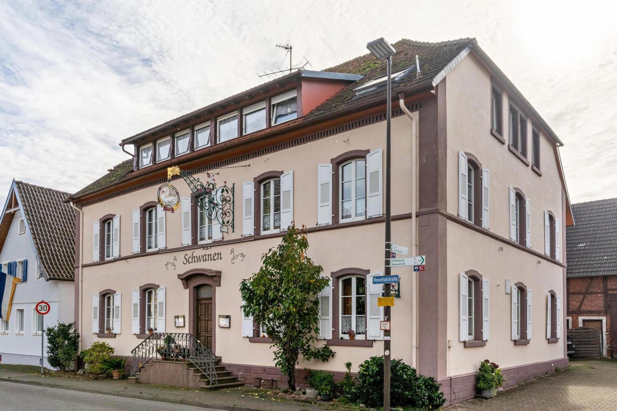 Gasthaus Zum Schwanen Oberkirch  Bagian luar foto
